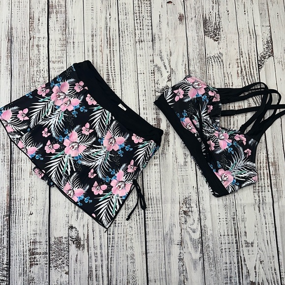 2 piece‎ Floral Swimwear Sz. M - Picture 1 of 8